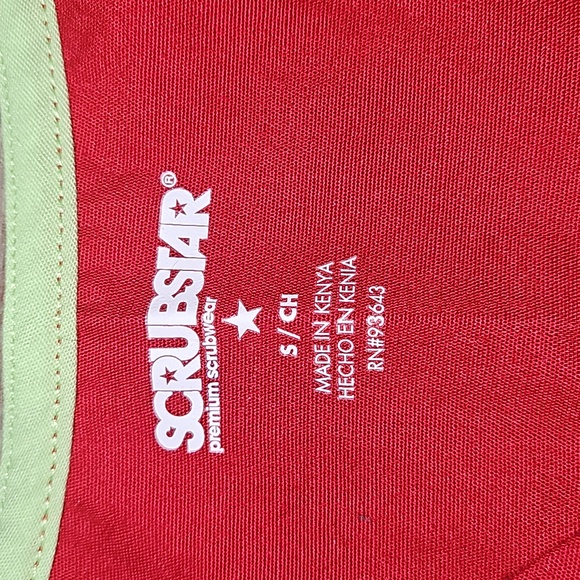 Red scrub top - Picture 3 of 3